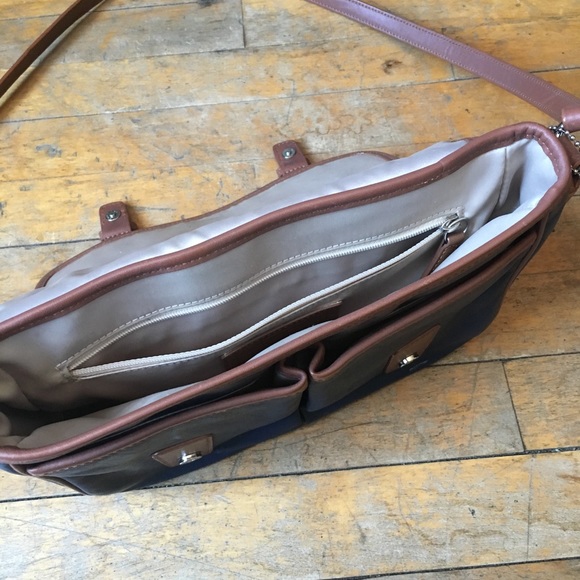 Coach purse - Picture 5 of 7